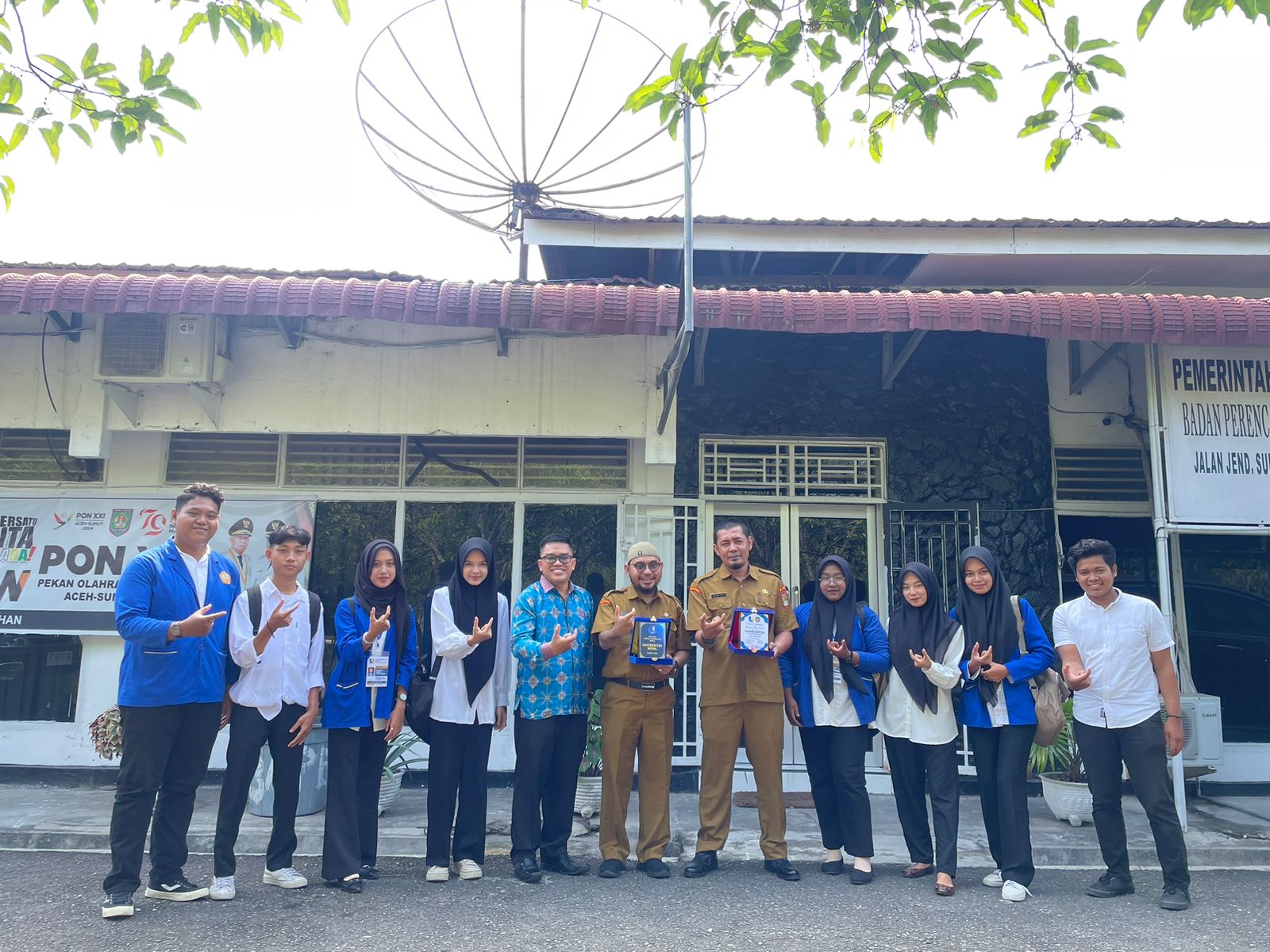 Melepas_Mahasiswa_Universitas_Royal_yang_telah_selesai_melaksanakan_Kuliah_Kerja_Lapangan_KKL_di_Bappeda