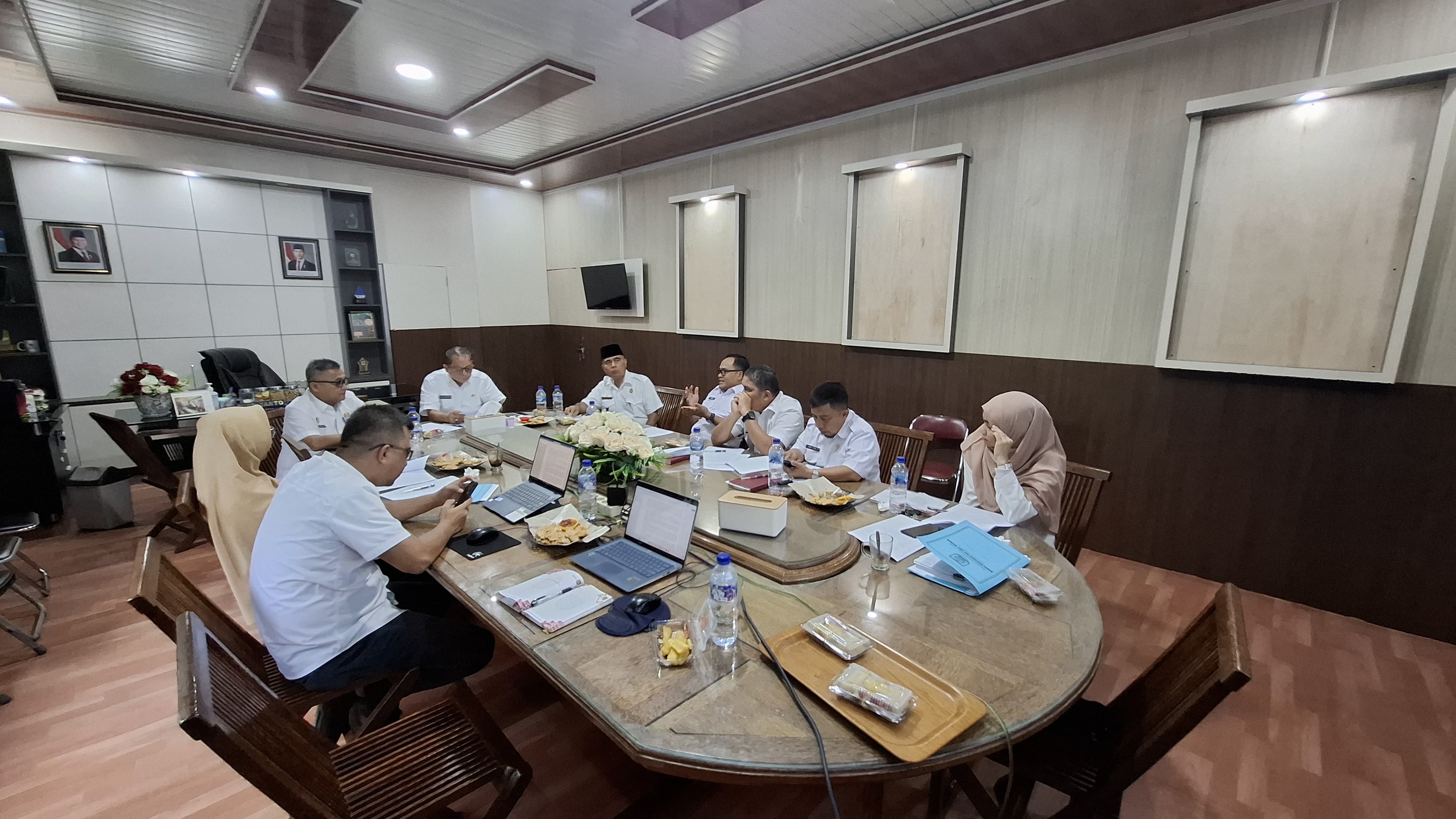 Rapat_Pembahasan_R-APBD_2025_terkait_Hasil_Evaluasi_Gubernur